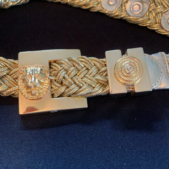 Lion Head Gold Toned Belt - Picture 2 of 6